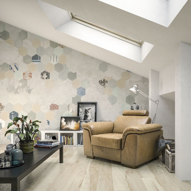 Folosește culori accentuate sau fototapet pentru a adăuga personalitate camerei tale. Cu toate acestea, folosește-le cu moderație, pentru a nu face camera să pară aglomerată. Alege culori accent care se potrivesc cu celelalte culorile de bază ale camerei.